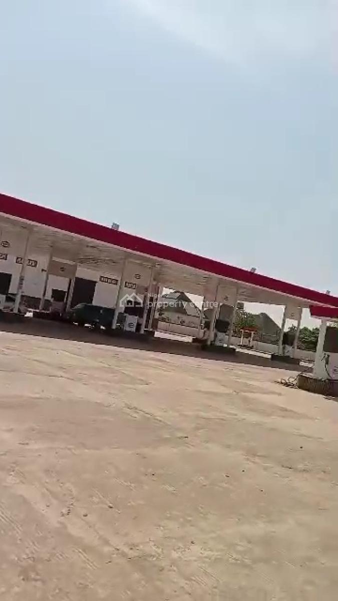 Filling Station, Along Kubwa Express Way Abuja, Kubwa, Abuja, Filling Station for Sale