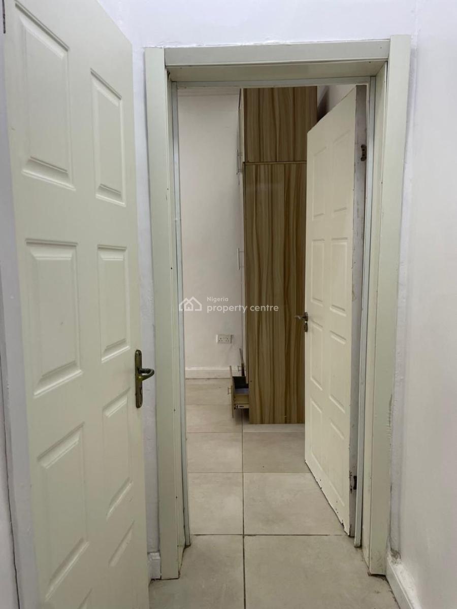 Luxury Mini Flat in a Service Estate, Chevron Drive, Lekki Expressway, Lekki, Lagos, Mini Flat (room and Parlour) for Rent