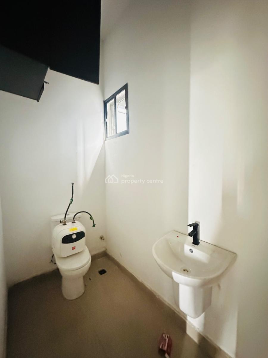 Unfurnished 2 Bedrooom Apartment with Pool & Elevator, Ikate, Lekki, Lagos, Flat / Apartment for Sale