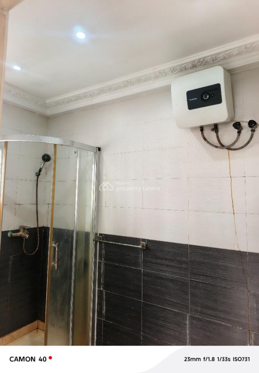 Luxury 2 Bedroom Flat Upstairs, Badore, Ajah, Lagos, Flat / Apartment for Rent