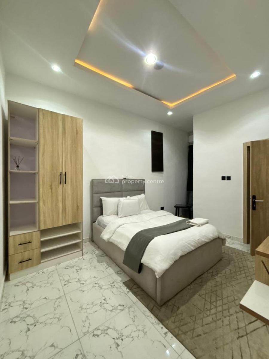 Fully Furnished 3 Bedroom Penthouse Apartment, Off Admiralty Way, Lekki Phase 1, Lekki, Lagos, Flat / Apartment for Rent