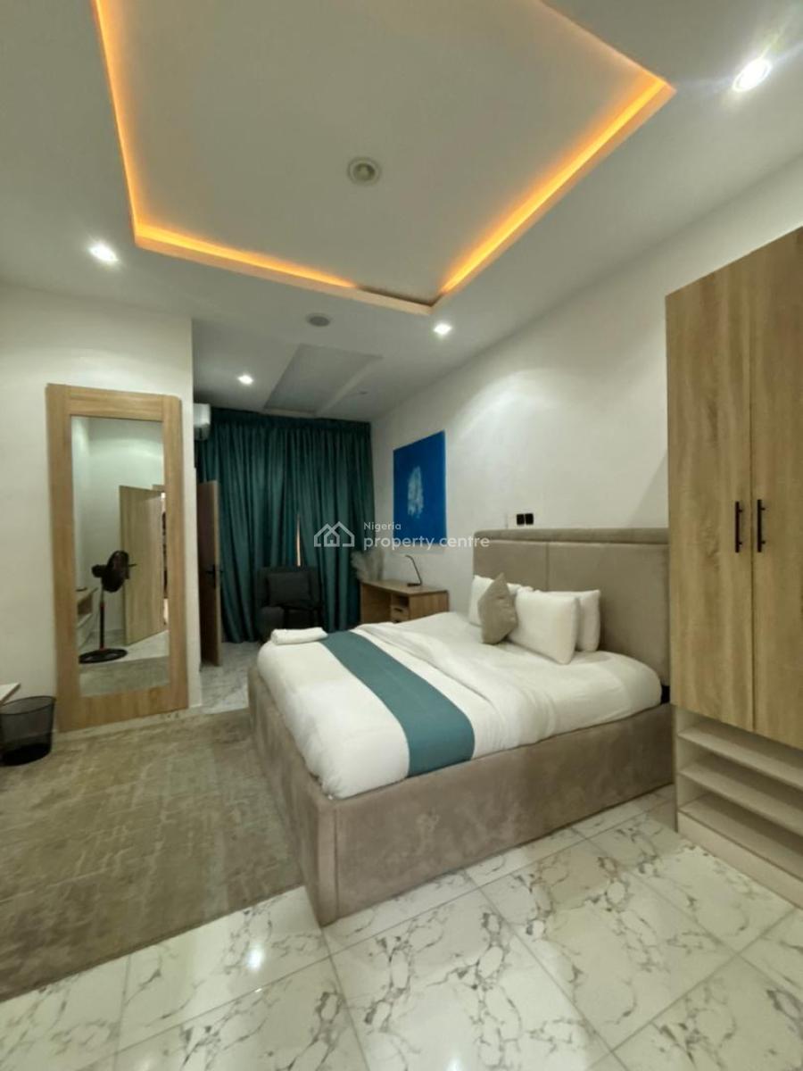 Fully Furnished 3 Bedroom Penthouse Apartment, Off Admiralty Way, Lekki Phase 1, Lekki, Lagos, Flat / Apartment for Rent