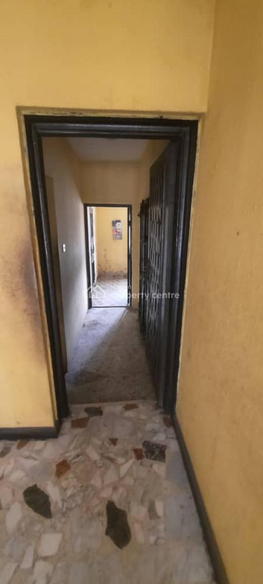 a Renovated Spacious 3 Bedroom Flat, Surulere, Lagos, Flat / Apartment for Rent