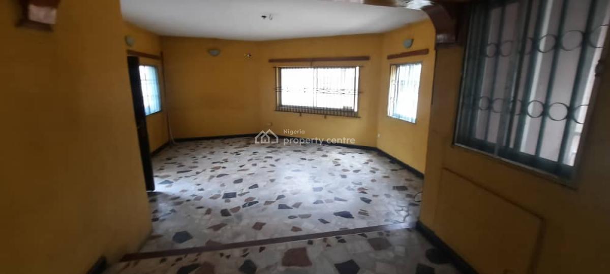 a Renovated Spacious 3 Bedroom Flat, Surulere, Lagos, Flat / Apartment for Rent