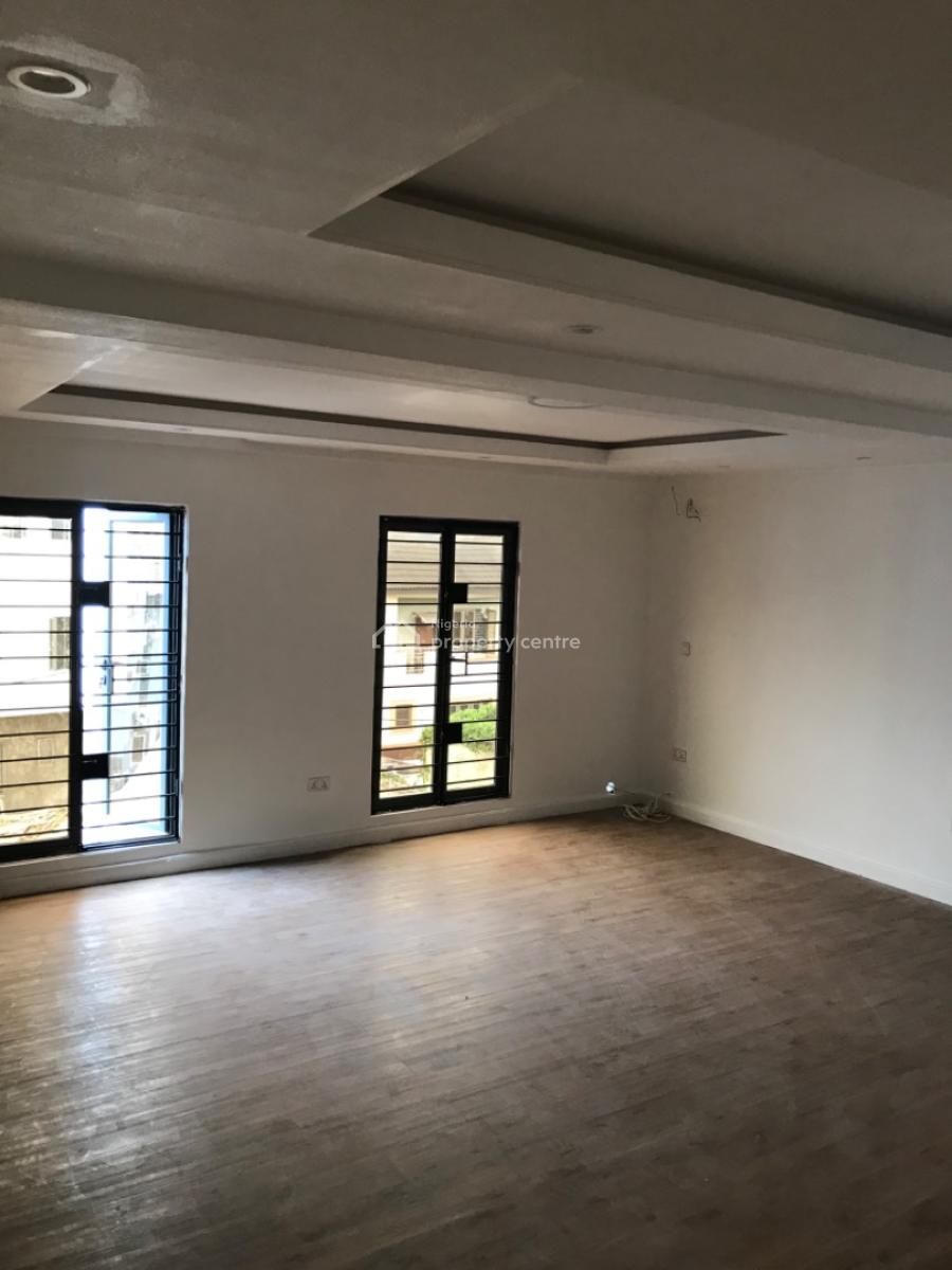 Very Standard and Massive Clean 3 Bedrooms Maisonette, Lekki Phase 1, Lekki, Lagos, Flat / Apartment for Rent