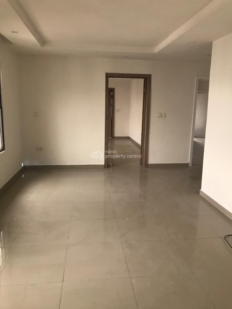Very Standard and Massive Clean 3 Bedrooms Maisonette, Lekki Phase 1, Lekki, Lagos, Flat / Apartment for Rent