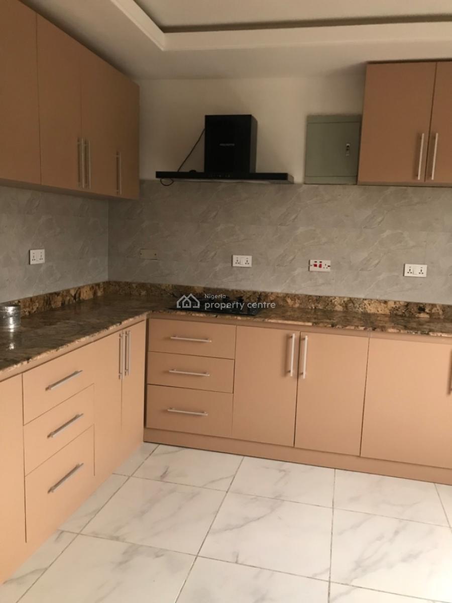 Very Standard and Massive Clean 3 Bedrooms Maisonette, Lekki Phase 1, Lekki, Lagos, Flat / Apartment for Rent