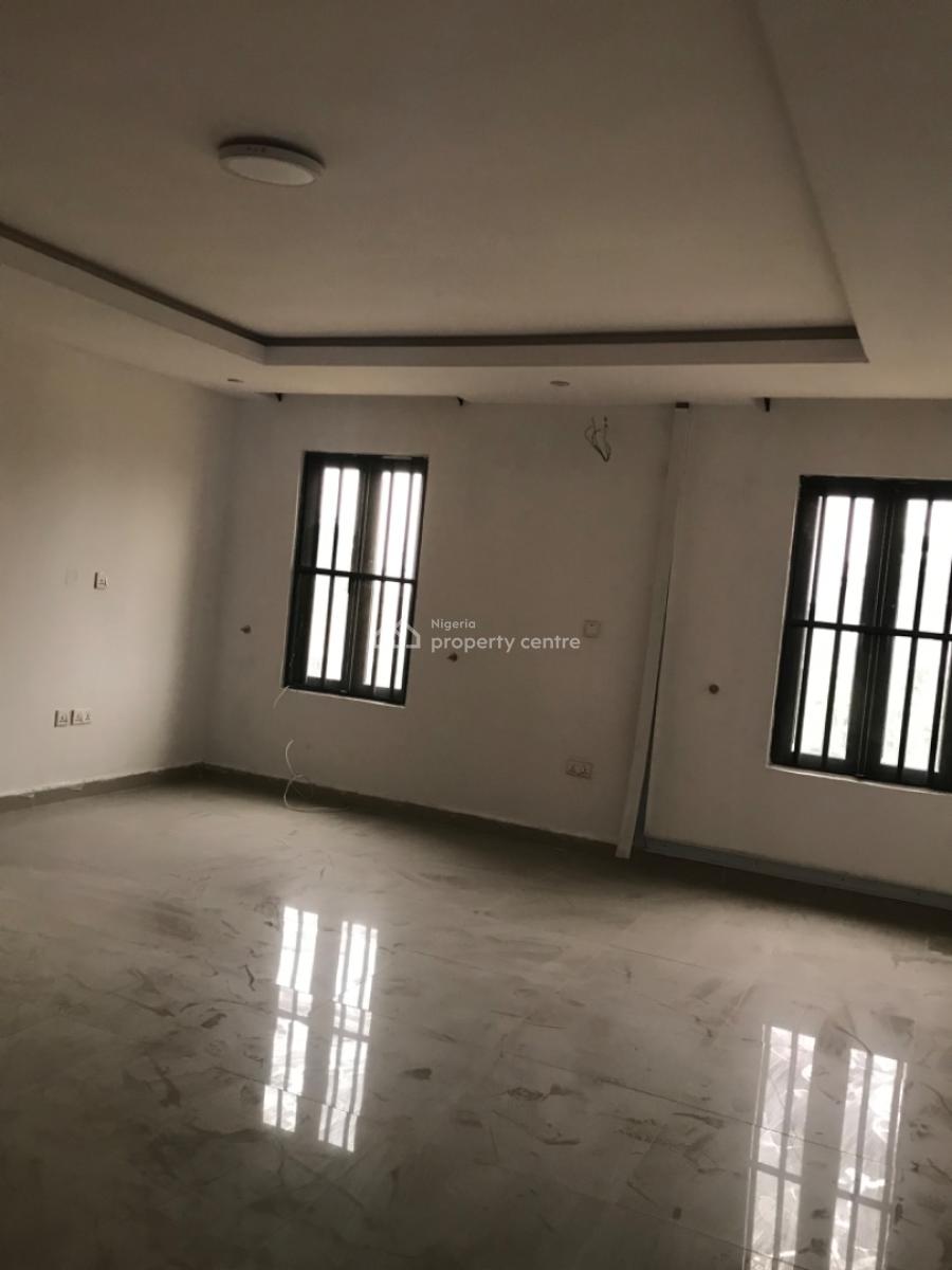 Very Standard and Massive Clean 3 Bedrooms Maisonette, Lekki Phase 1, Lekki, Lagos, Flat / Apartment for Rent