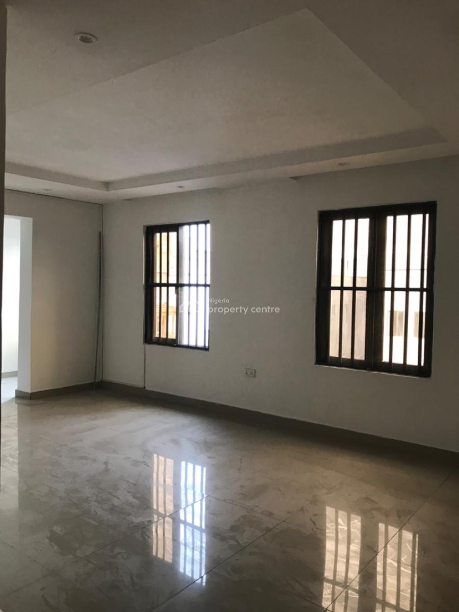 Very Standard and Massive Clean 3 Bedrooms Maisonette, Lekki Phase 1, Lekki, Lagos, Flat / Apartment for Rent