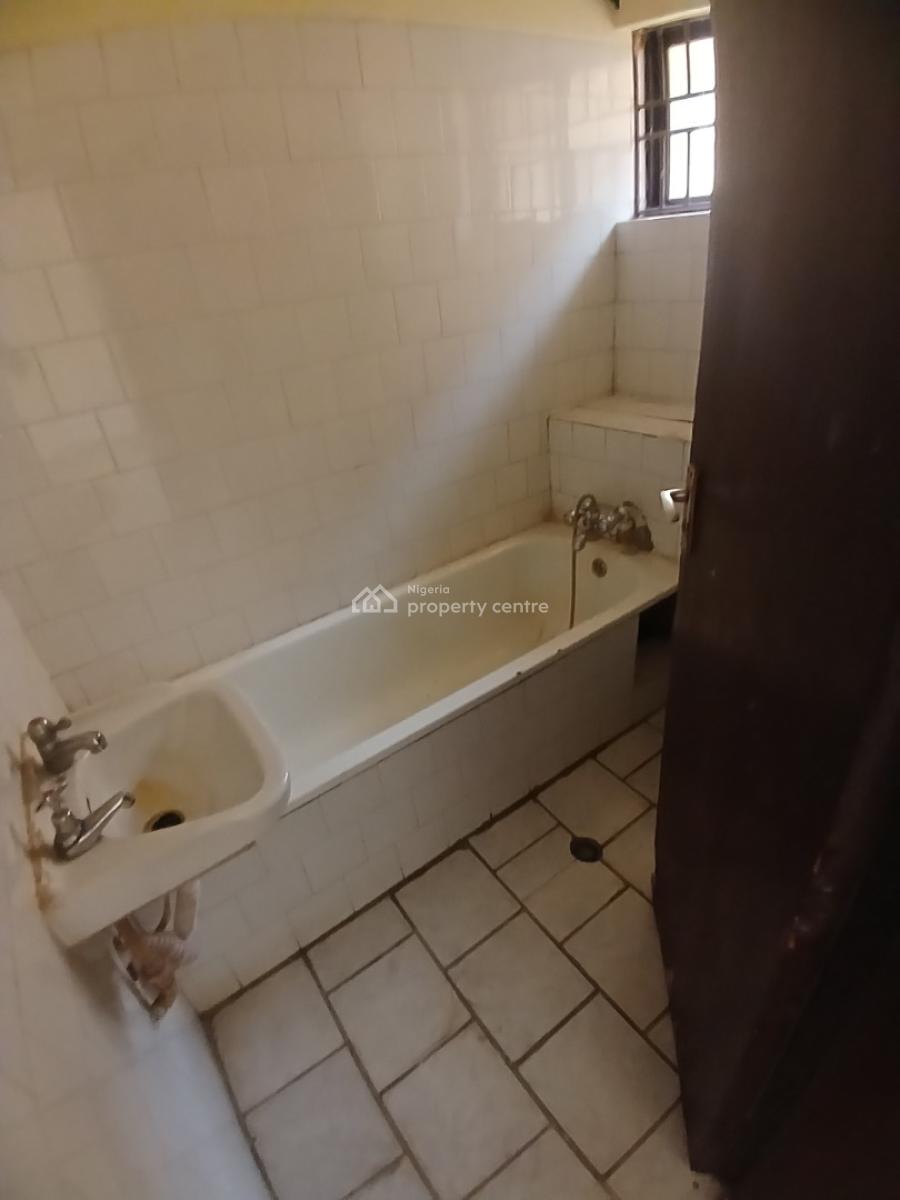 Under Renovation, 6 Bedrooms Detached Duplex with 2 Rooms Bq, Diplomatic Zone, Asokoro District, Abuja, Detached Duplex for Rent