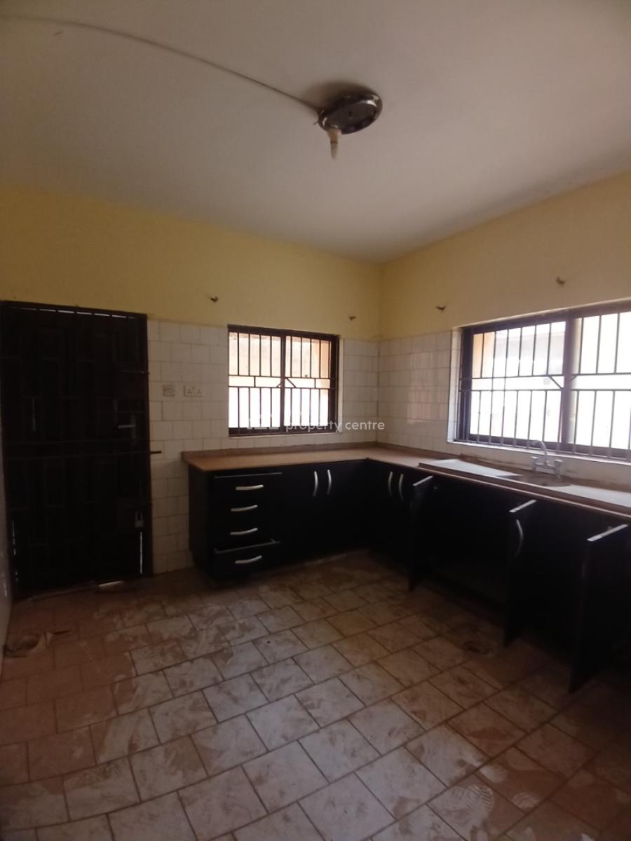 Under Renovation, 6 Bedrooms Detached Duplex with 2 Rooms Bq, Diplomatic Zone, Asokoro District, Abuja, Detached Duplex for Rent