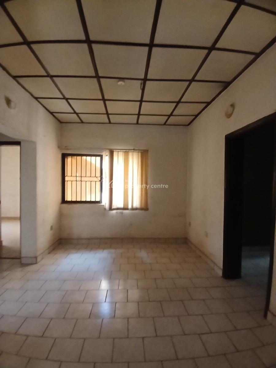 Under Renovation, 6 Bedrooms Detached Duplex with 2 Rooms Bq, Diplomatic Zone, Asokoro District, Abuja, Detached Duplex for Rent