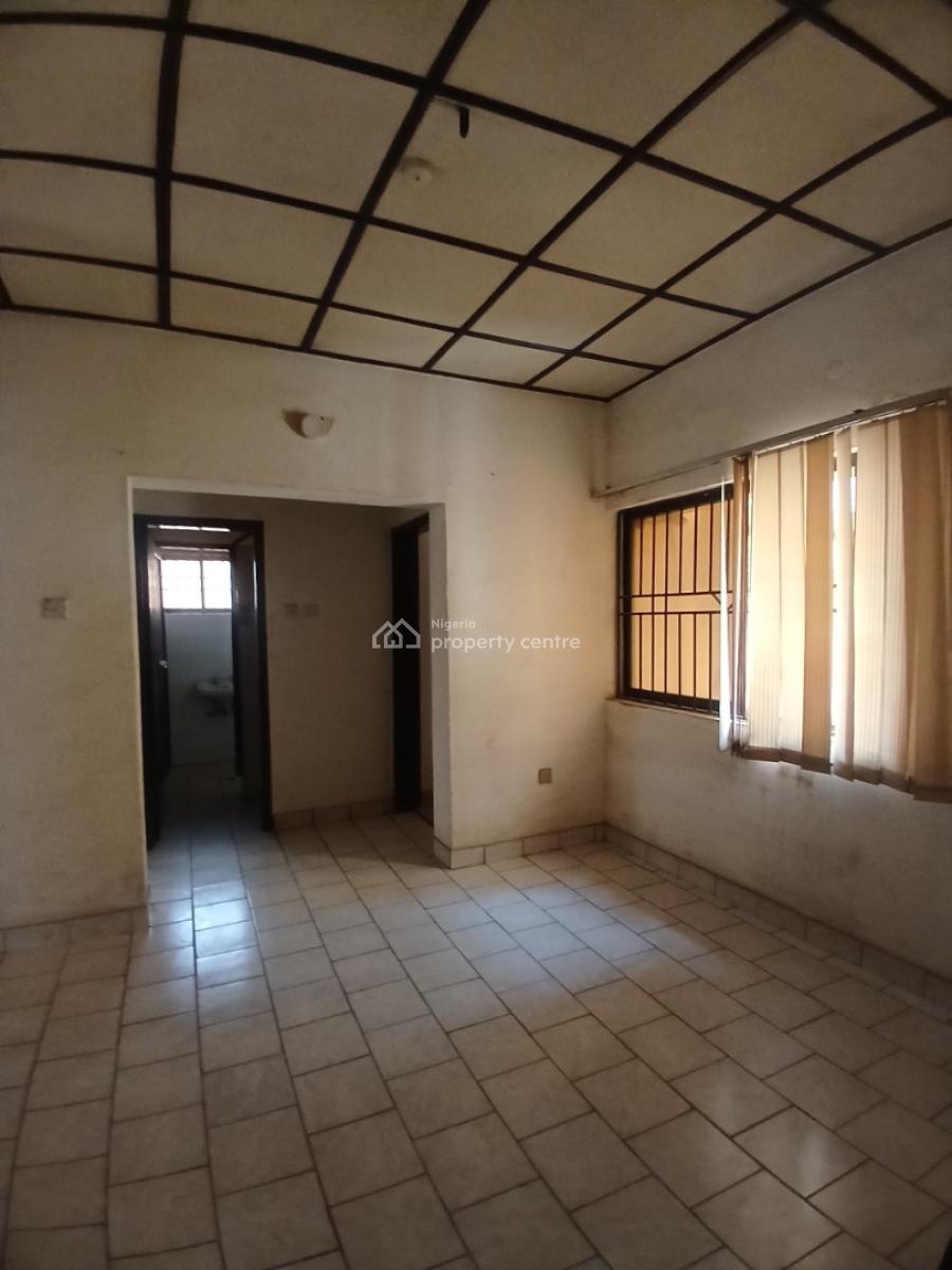 Under Renovation, 6 Bedrooms Detached Duplex with 2 Rooms Bq, Diplomatic Zone, Asokoro District, Abuja, Detached Duplex for Rent