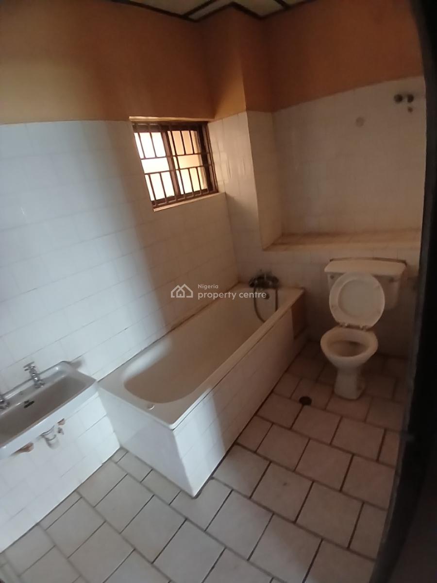 Under Renovation, 6 Bedrooms Detached Duplex with 2 Rooms Bq, Diplomatic Zone, Asokoro District, Abuja, Detached Duplex for Rent