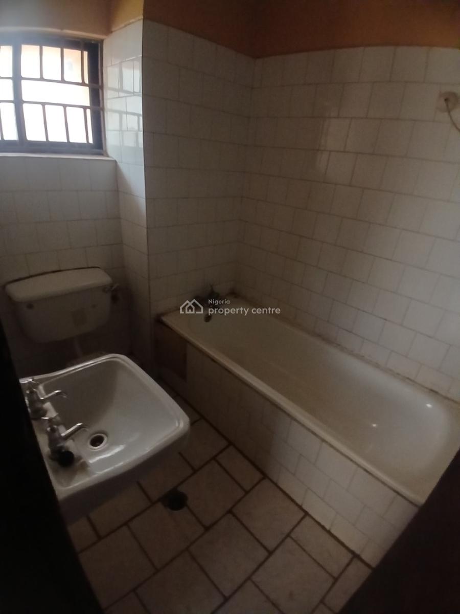 Under Renovation, 6 Bedrooms Detached Duplex with 2 Rooms Bq, Diplomatic Zone, Asokoro District, Abuja, Detached Duplex for Rent