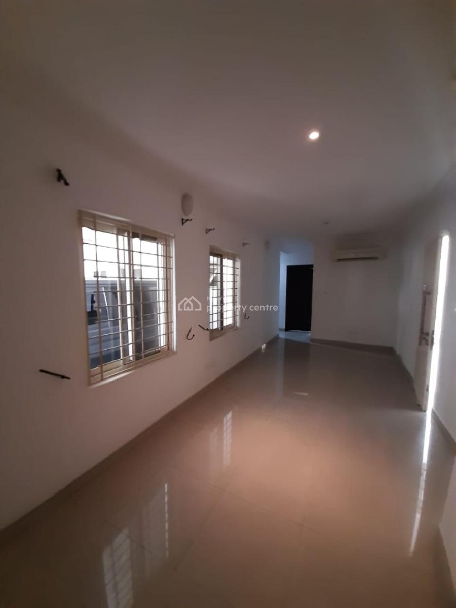 Serviced 1 Bedroom En-suite Flat with an Enclosed Fitted Kitchen, Cook, Oniru, Victoria Island (vi), Lagos, Flat / Apartment for Rent