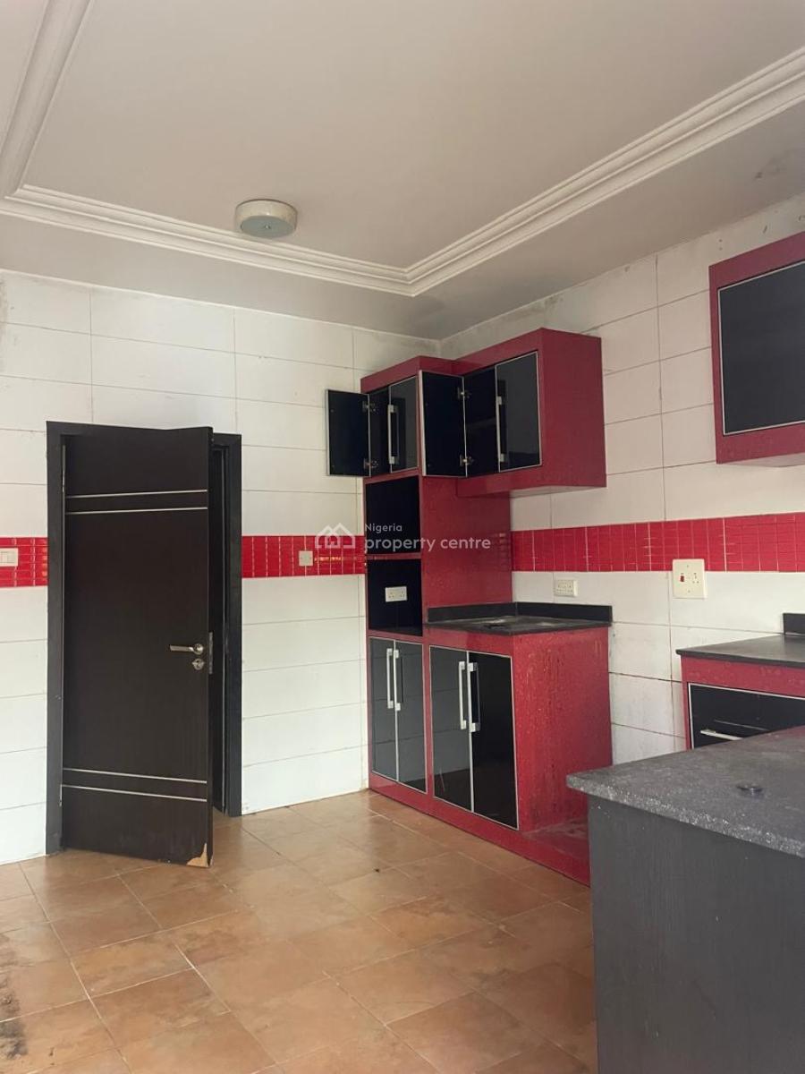 4 Bedrooms Terrace Corner Piece in Service Estate at Chevron, Lekki Expressway, Lekki, Lagos, Terraced Duplex for Rent