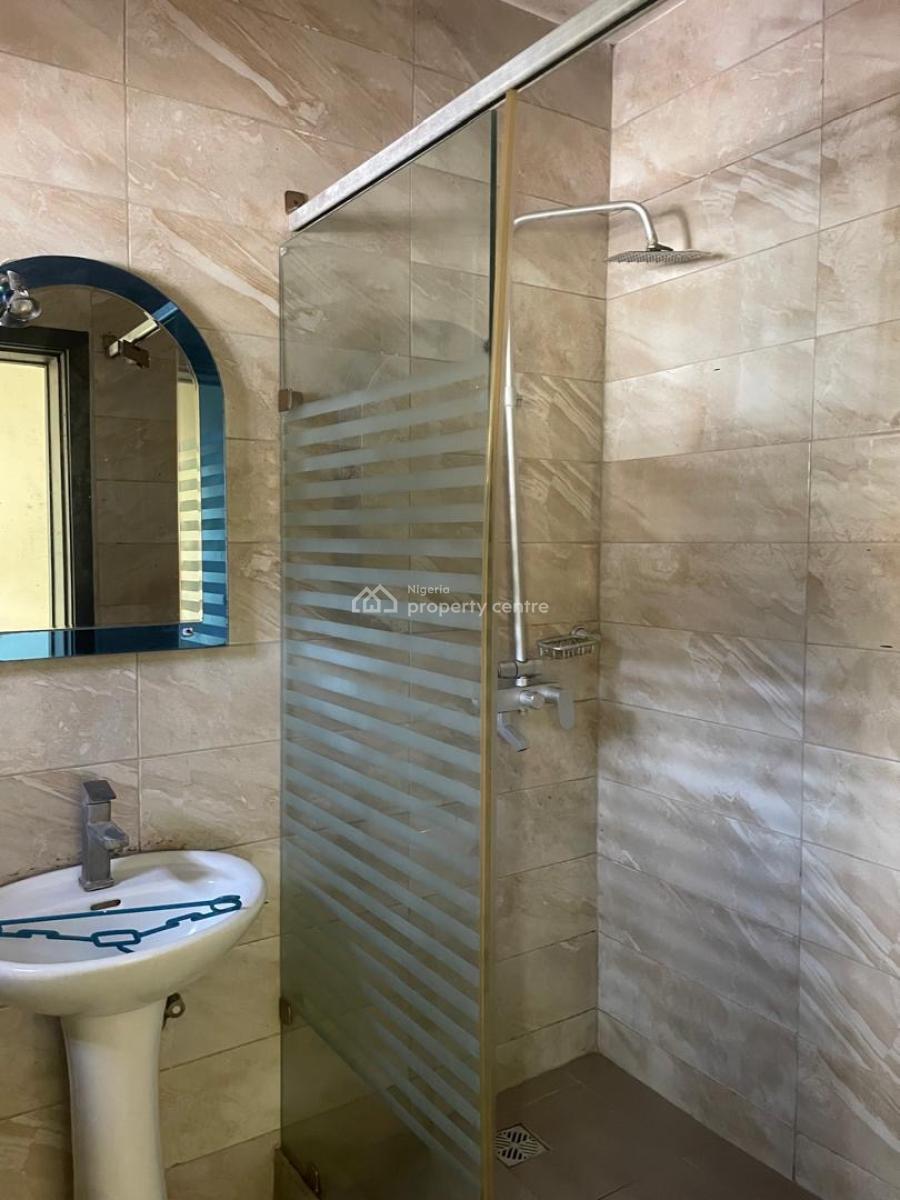 4 Bedrooms Terrace Corner Piece in Service Estate at Chevron, Lekki Expressway, Lekki, Lagos, Terraced Duplex for Rent