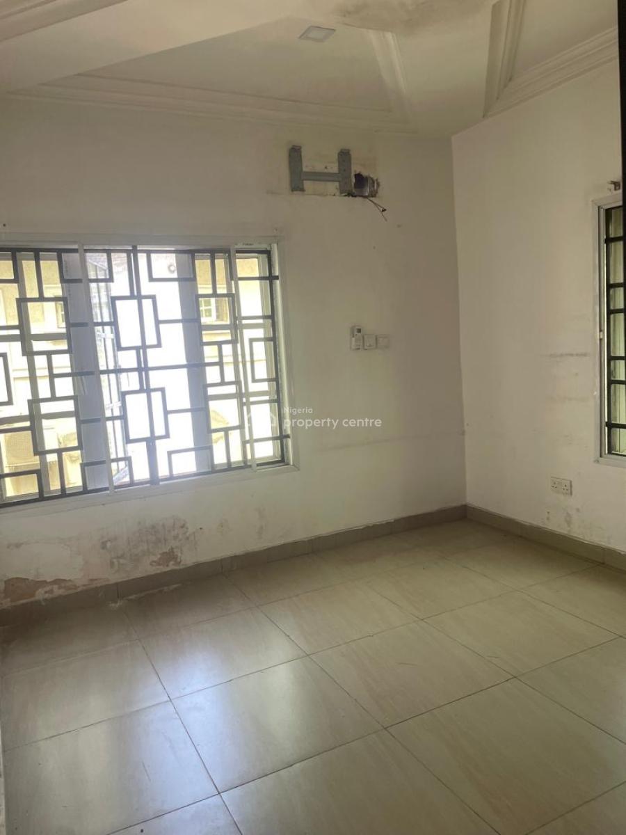 4 Bedrooms Terrace Corner Piece in Service Estate at Chevron, Lekki Expressway, Lekki, Lagos, Terraced Duplex for Rent