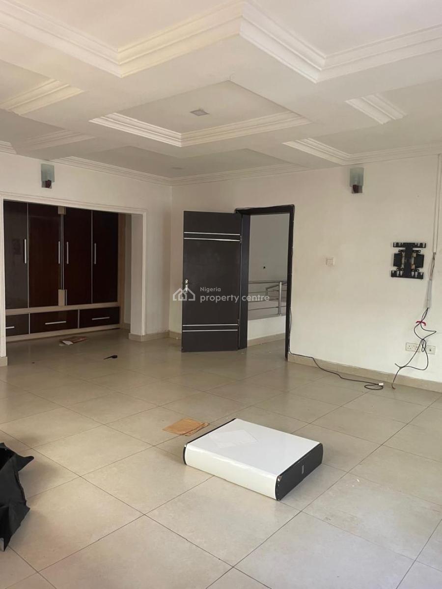 4 Bedrooms Terrace Corner Piece in Service Estate at Chevron, Lekki Expressway, Lekki, Lagos, Terraced Duplex for Rent