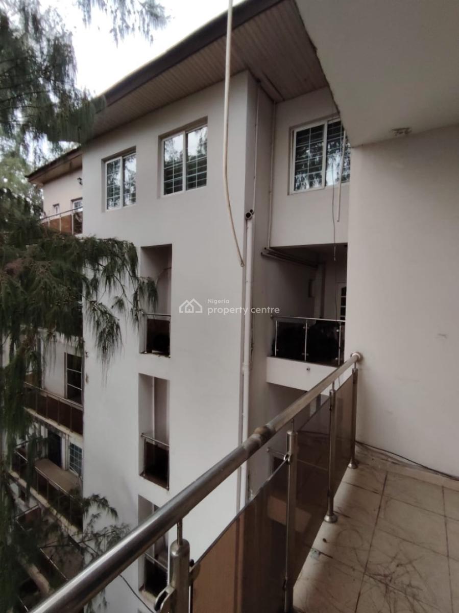 Specious Well Maintained 3 Bedrooms Flat, Carlton Gate Estate, Chevron Drive, Lekki, Lagos, Flat / Apartment for Sale