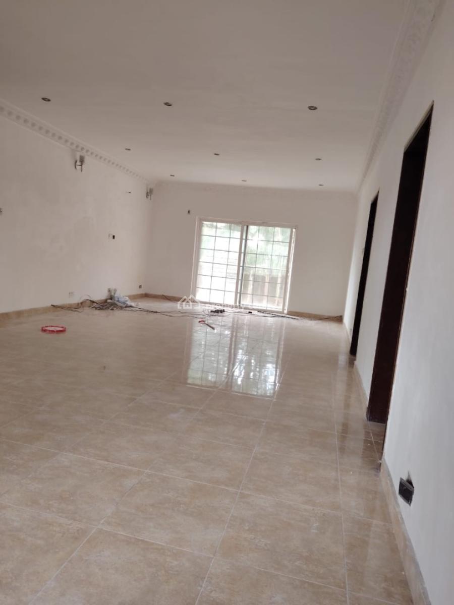 Specious Well Maintained 3 Bedrooms Flat, Carlton Gate Estate, Chevron Drive, Lekki, Lagos, Flat / Apartment for Sale