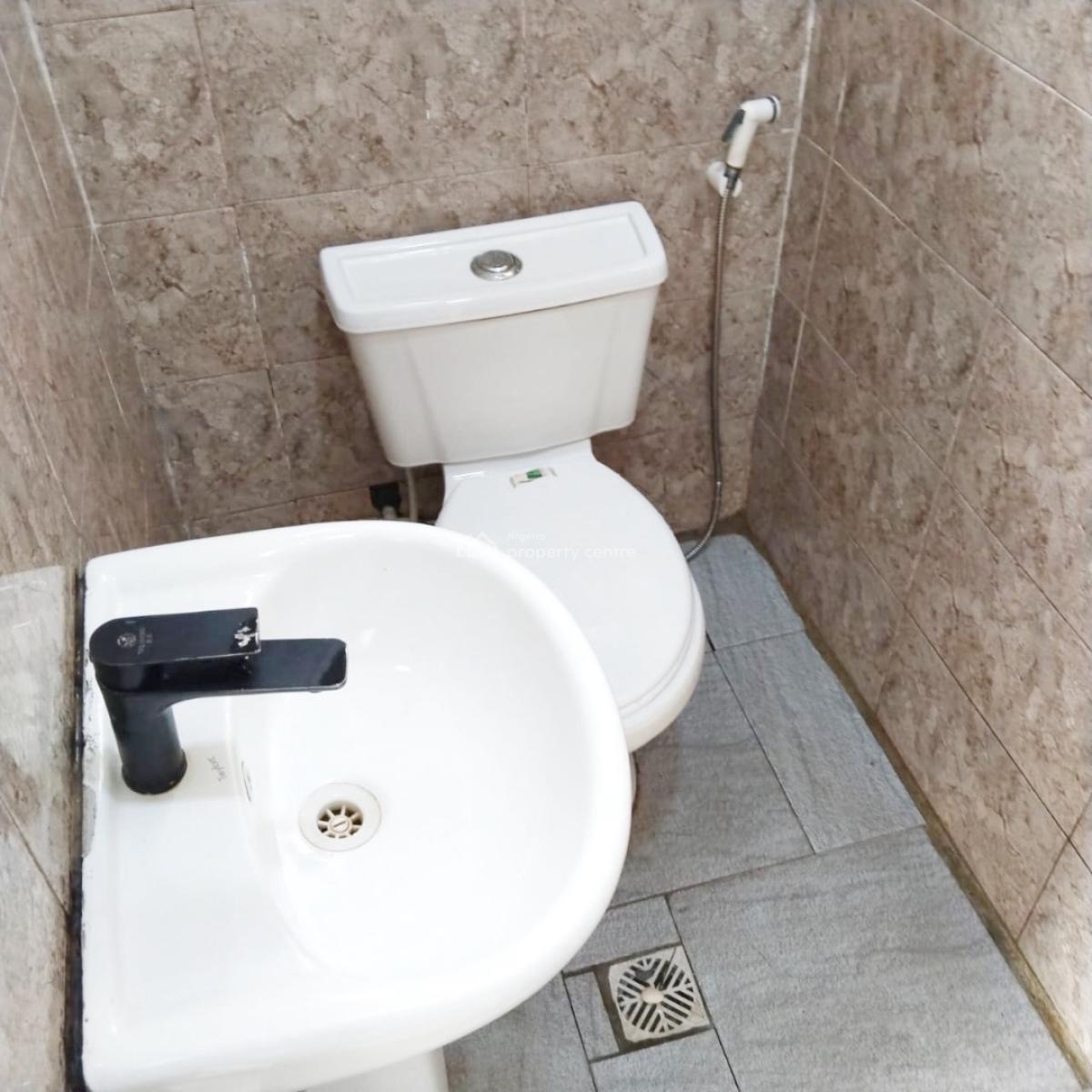 Luxury 2 Bedroom Flat, Olowora, Omole Phase 2, Ikeja, Lagos, Flat / Apartment for Rent