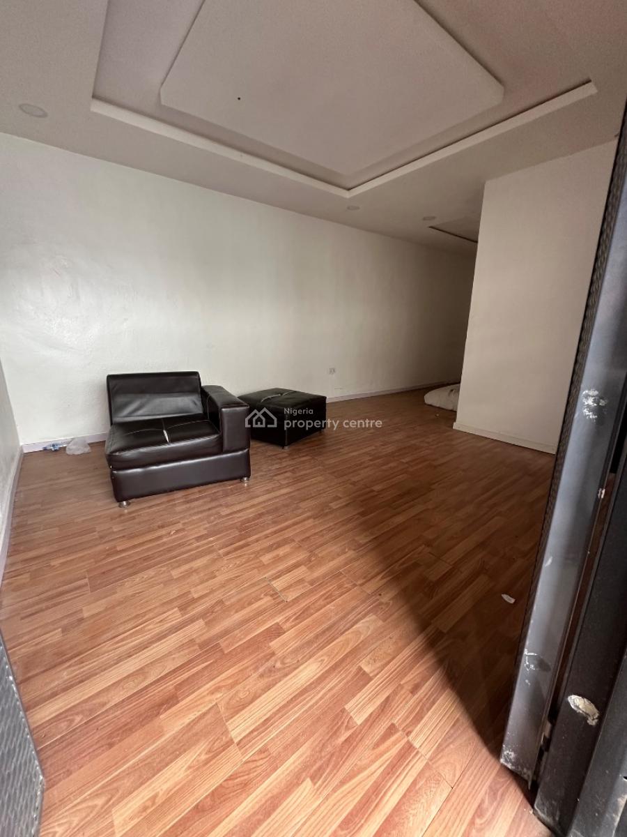 Specious 2bedroom Flat, Ologolo, Lekki, Lagos, Flat / Apartment for Rent