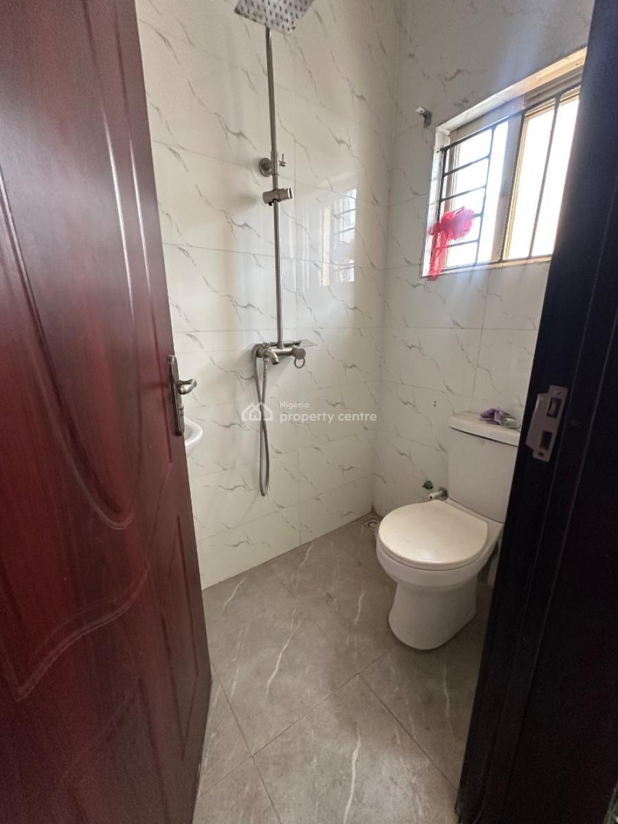 Specious 2bedroom Flat, Ologolo, Lekki, Lagos, Flat / Apartment for Rent