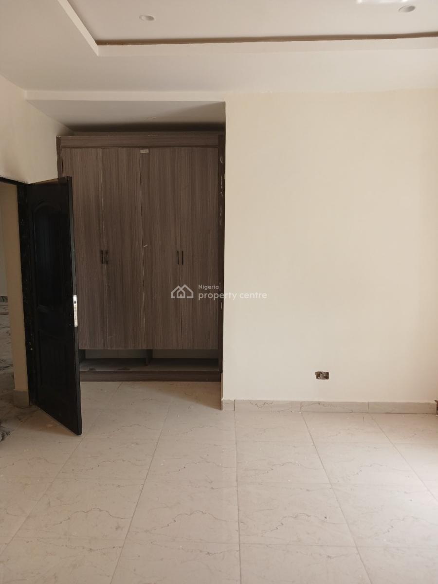 a Brand New Spacious 3-bedroom Flat, Idu-karmo District, After Nizamiyel Hospital ( Turkish Hospital), Idu Industrial, Abuja, Flat / Apartment for Rent