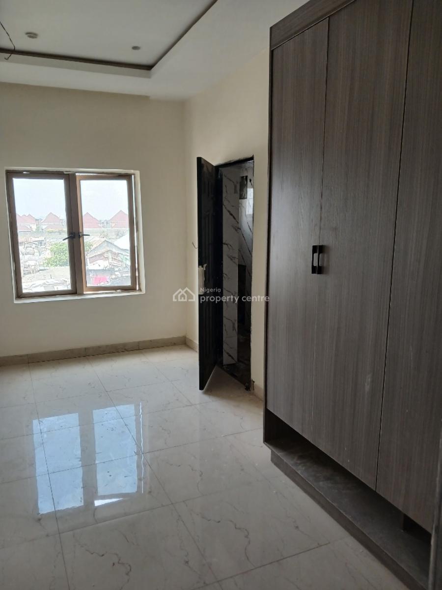 a Brand New Spacious 3-bedroom Flat, Idu-karmo District, After Nizamiyel Hospital ( Turkish Hospital), Idu Industrial, Abuja, Flat / Apartment for Rent