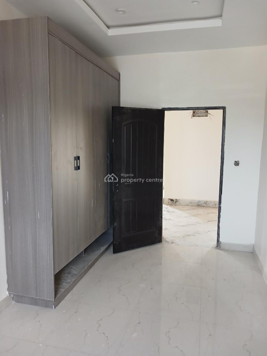 a Brand New Spacious 3-bedroom Flat, Idu-karmo District, After Nizamiyel Hospital ( Turkish Hospital), Idu Industrial, Abuja, Flat / Apartment for Rent