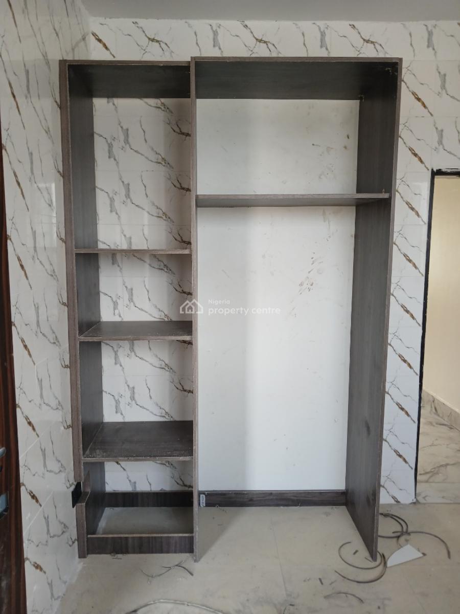 a Brand New Spacious 3-bedroom Flat, Idu-karmo District, After Nizamiyel Hospital ( Turkish Hospital), Idu Industrial, Abuja, Flat / Apartment for Rent