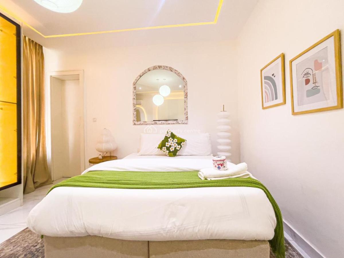 Luxury 2 Bedroom Apartment with Elevator and Swimming Pool, Housekeeping ,table Tennis,ps5,snooker, Lekki, Lagos, Flat / Apartment Short Let