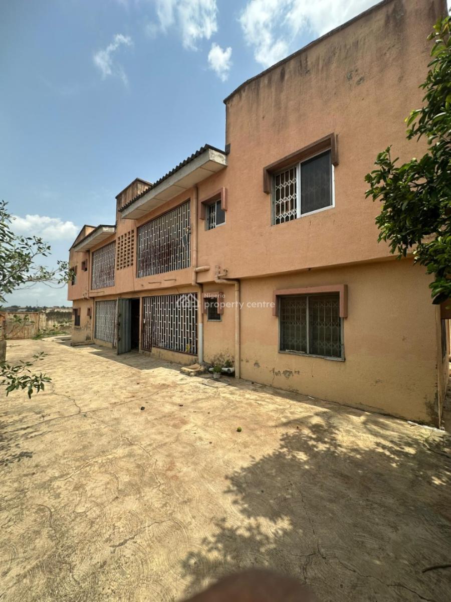 4 Flats of 3 Bedroom Each, Ayenrenti Street Off Ray Field Gra,, Alakia, Ibadan, Oyo, Block of Flats for Sale