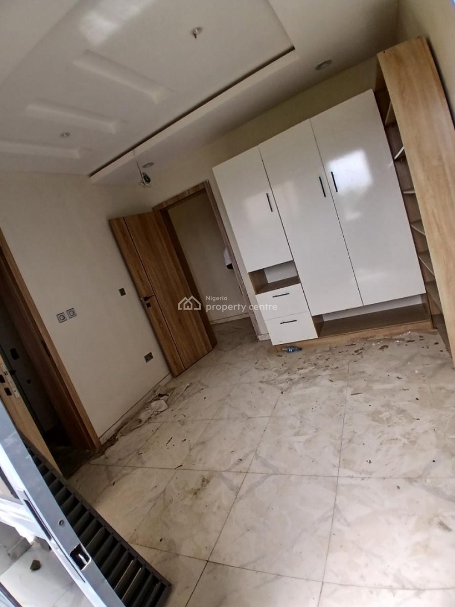 2 Bedrooms Flat Nice Mini Estate, Achiever Estate, Abijo, Lekki, Lagos, Flat / Apartment for Rent