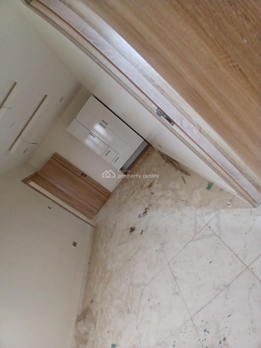 2 Bedrooms Flat Nice Mini Estate, Achiever Estate, Abijo, Lekki, Lagos, Flat / Apartment for Rent