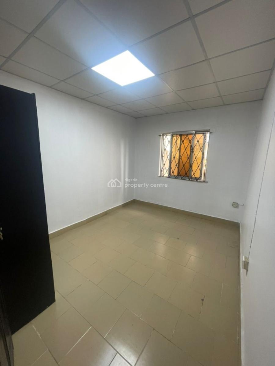 Spacious 3 Bedroom Apartment, James Robertson Street, Off Masha, Masha, Surulere, Lagos, Flat / Apartment for Rent