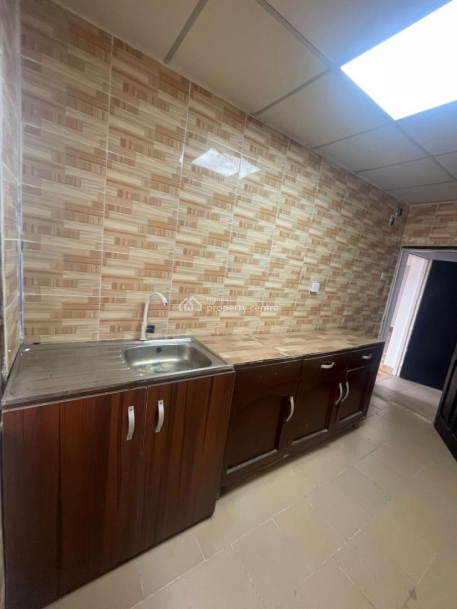 Spacious 3 Bedroom Apartment, James Robertson Street, Off Masha, Masha, Surulere, Lagos, Flat / Apartment for Rent