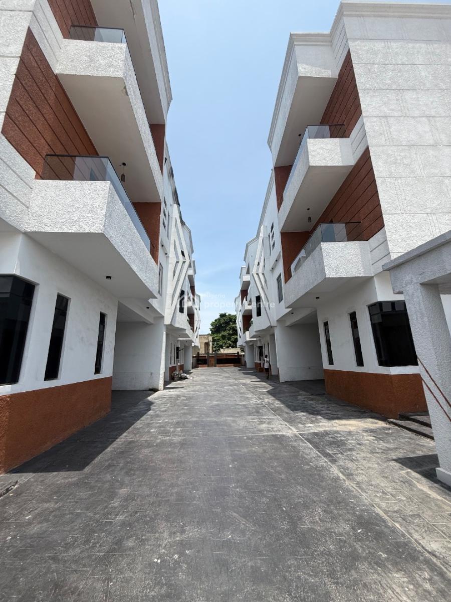 5 Bedroom Semi Detached  Duplex Bq/swimming Pool for Distress, Osapa London Lekki, Osapa, Lekki, Lagos, Semi-detached Duplex for Sale