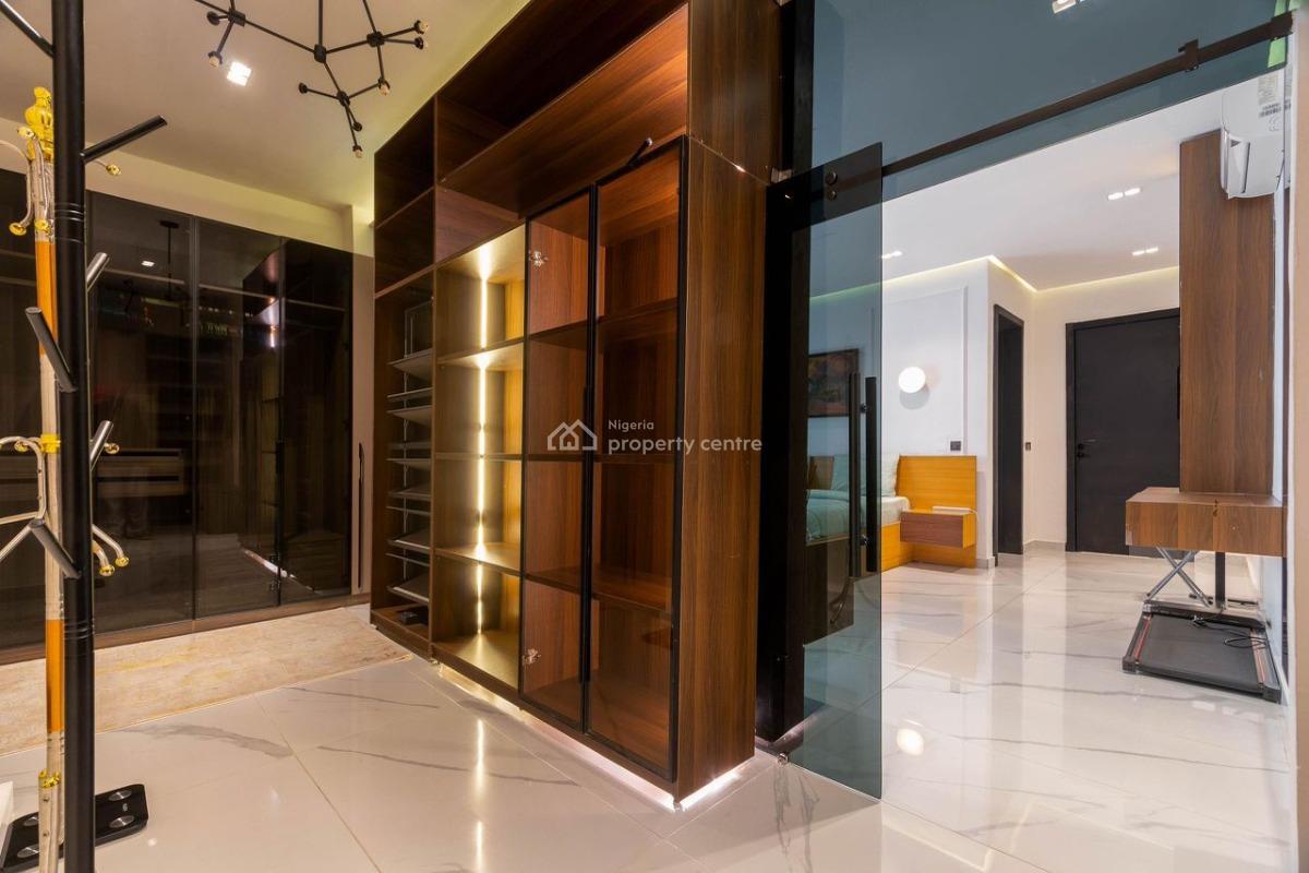 Luxury 3-bedroom Apartment with Swimming Pool and Gymnasium, Lekki Phase 1, Lekki, Lagos, Flat / Apartment Short Let
