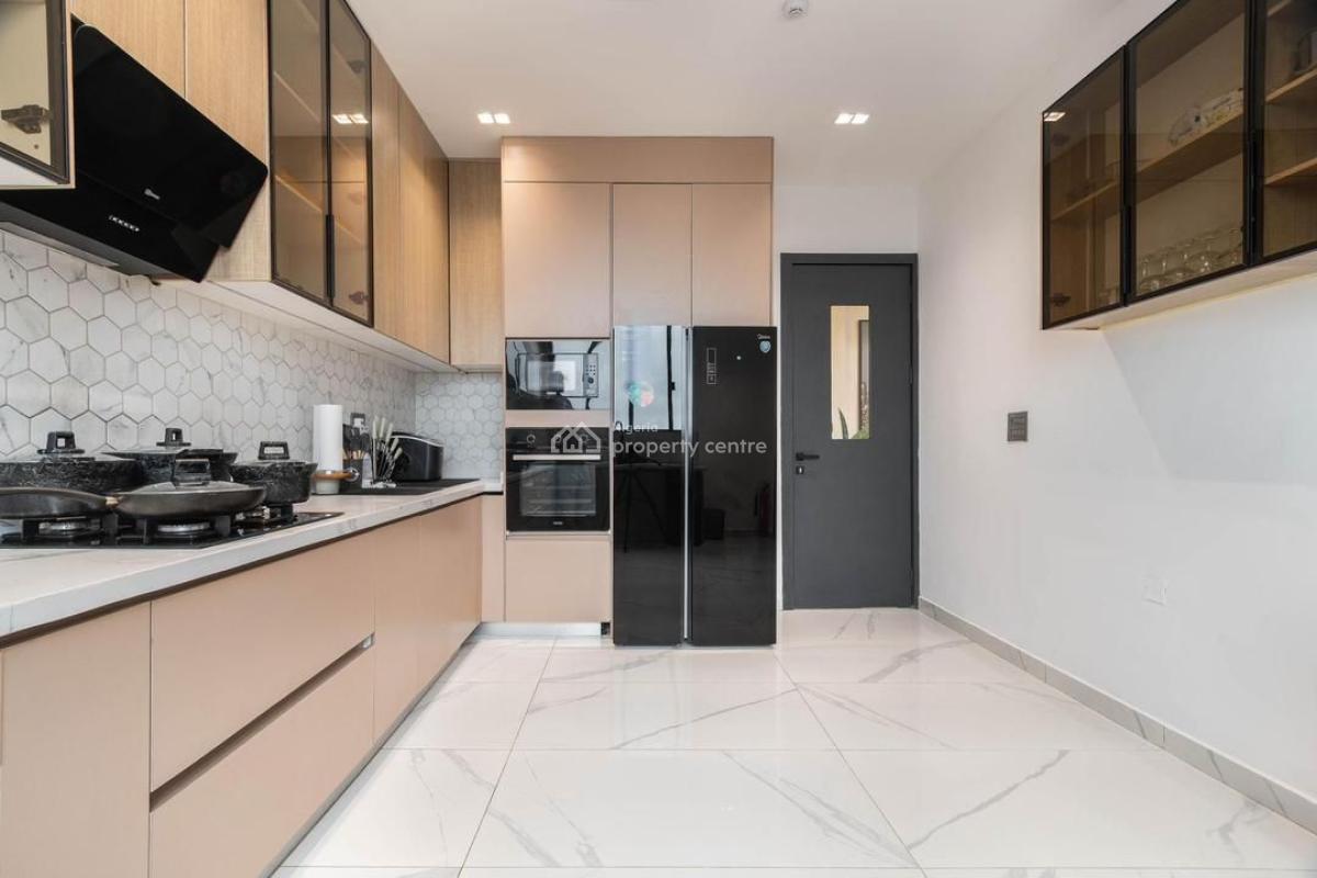 Luxury 3-bedroom Apartment with Swimming Pool and Gymnasium, Lekki Phase 1, Lekki, Lagos, Flat / Apartment Short Let