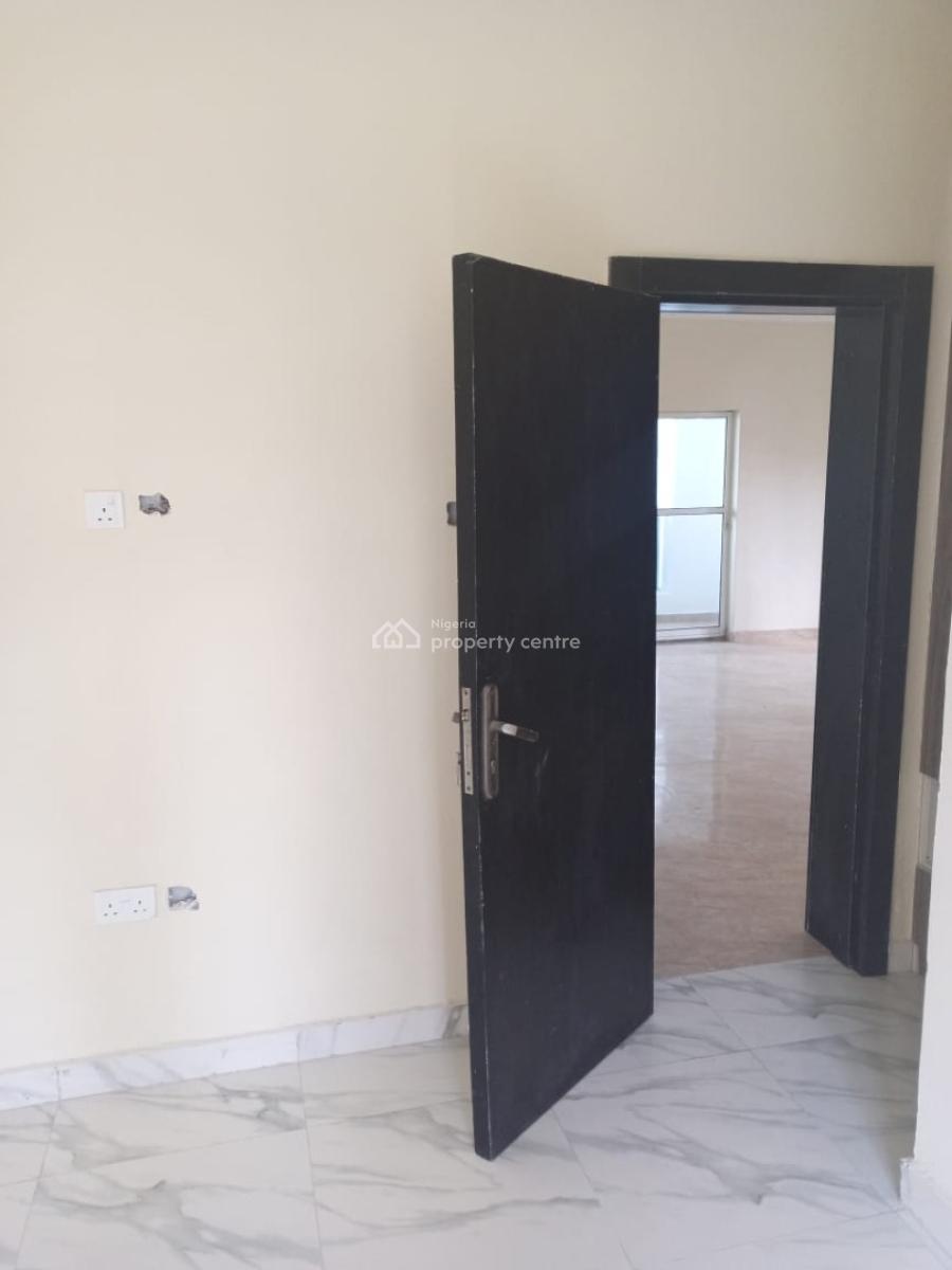 Distress Auction Spacious Bedroom Terrace on Two Floors with Bq., Orchid Hotel Road Before The Roundabout, Lekki, Lagos, Terraced Duplex for Sale
