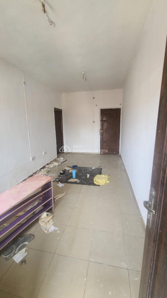 Lovely 1 Bedroom Flat Upstairs with 1 Toilet 1bath, Off Lawanson Busstop, Lawanson, Surulere, Lagos, Mini Flat (room and Parlour) for Rent
