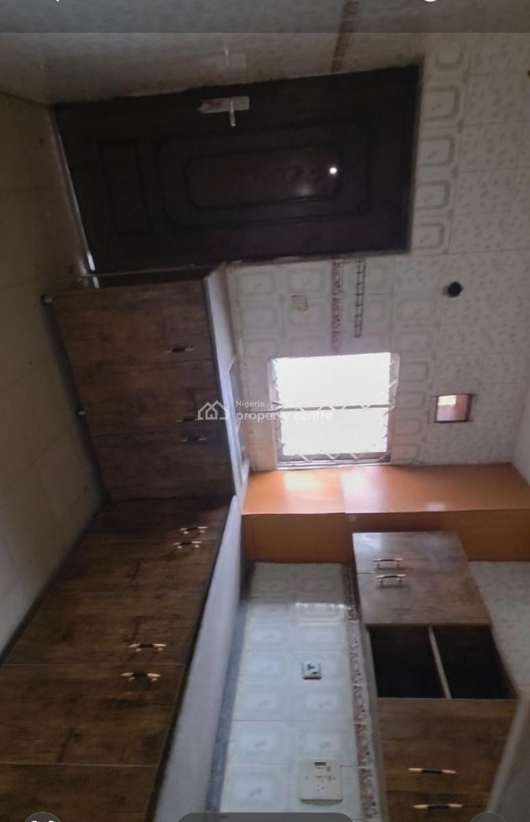 Spacious 3 Bedroom Flat and Spacious  Car Parking, Before Utc, Area 10, Garki, Abuja, Flat / Apartment for Rent