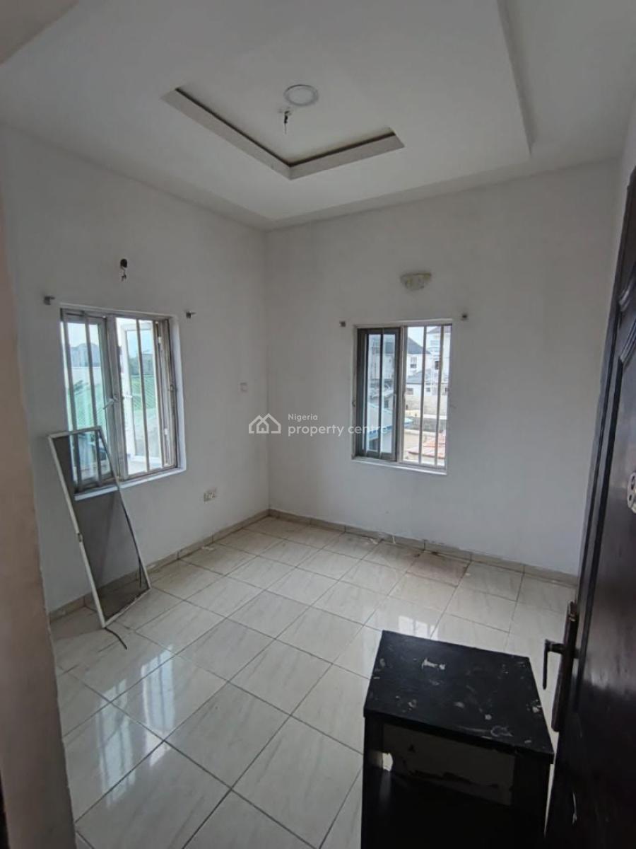 Sharp 2 Bedroom Upstairs in an Estate, Sangotedo, Ajah, Lagos, Flat / Apartment for Rent