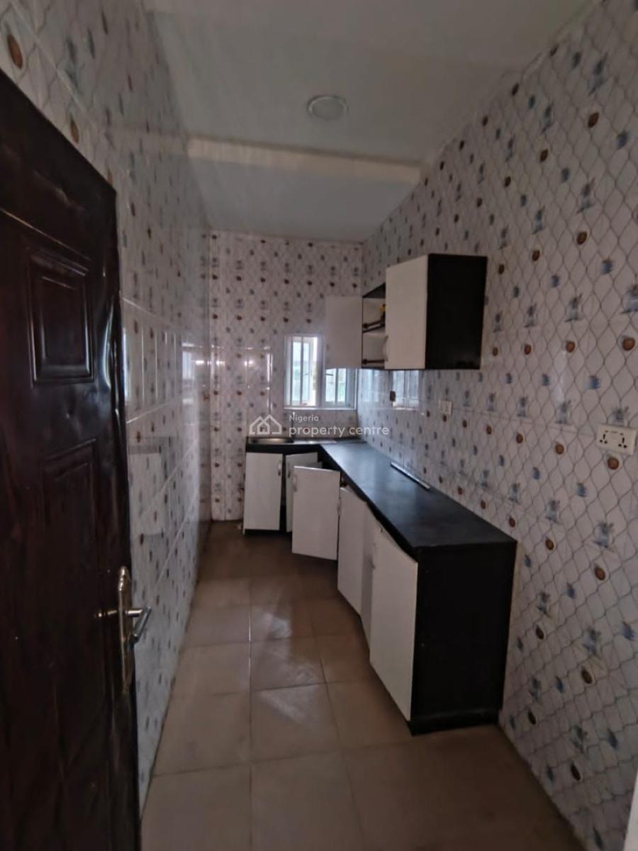 Sharp 2 Bedroom Upstairs in an Estate, Sangotedo, Ajah, Lagos, Flat / Apartment for Rent