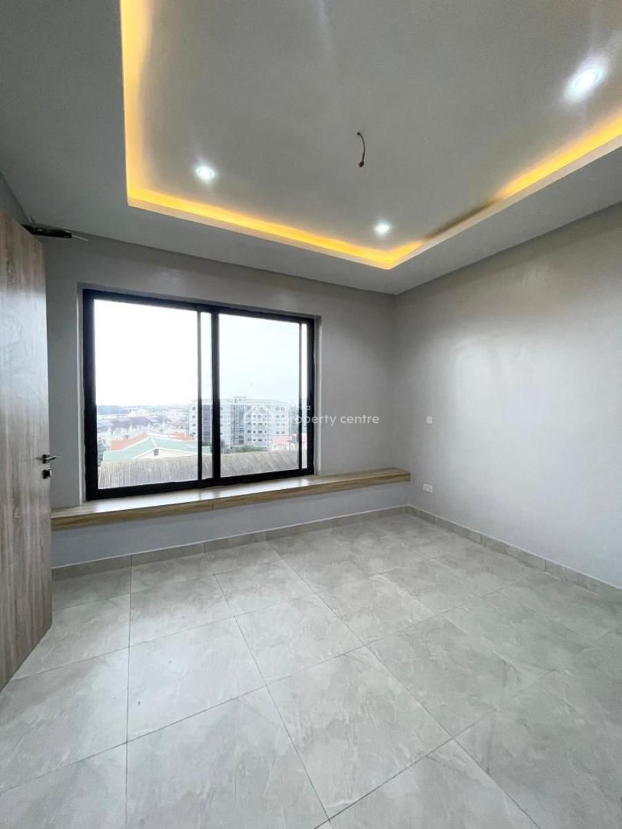 Elegant 3 Bedroom Apartment with a Swimming Pool , Gym and  a Bq, Lekki Phase 1, Lekki, Lagos, Flat / Apartment for Sale