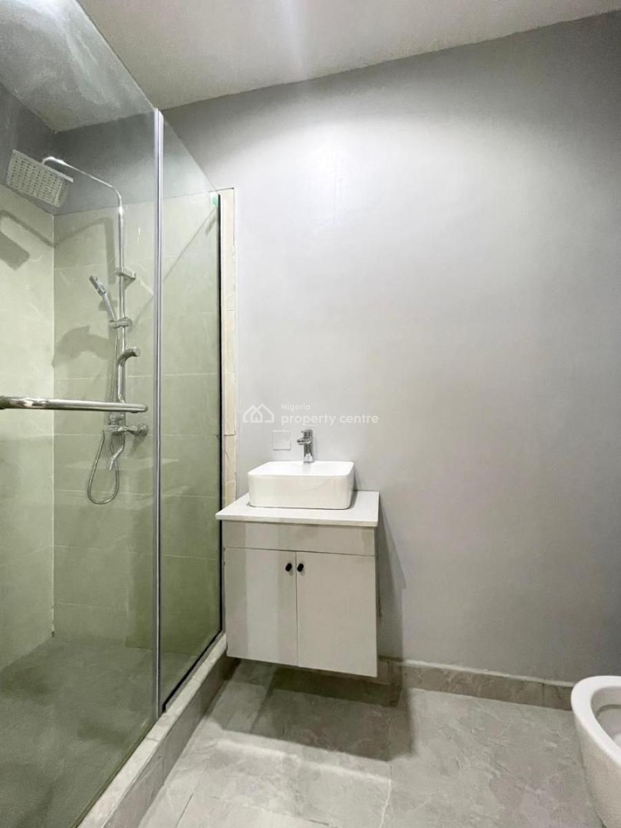 Elegant 3 Bedroom Apartment with a Swimming Pool , Gym and  a Bq, Lekki Phase 1, Lekki, Lagos, Flat / Apartment for Sale