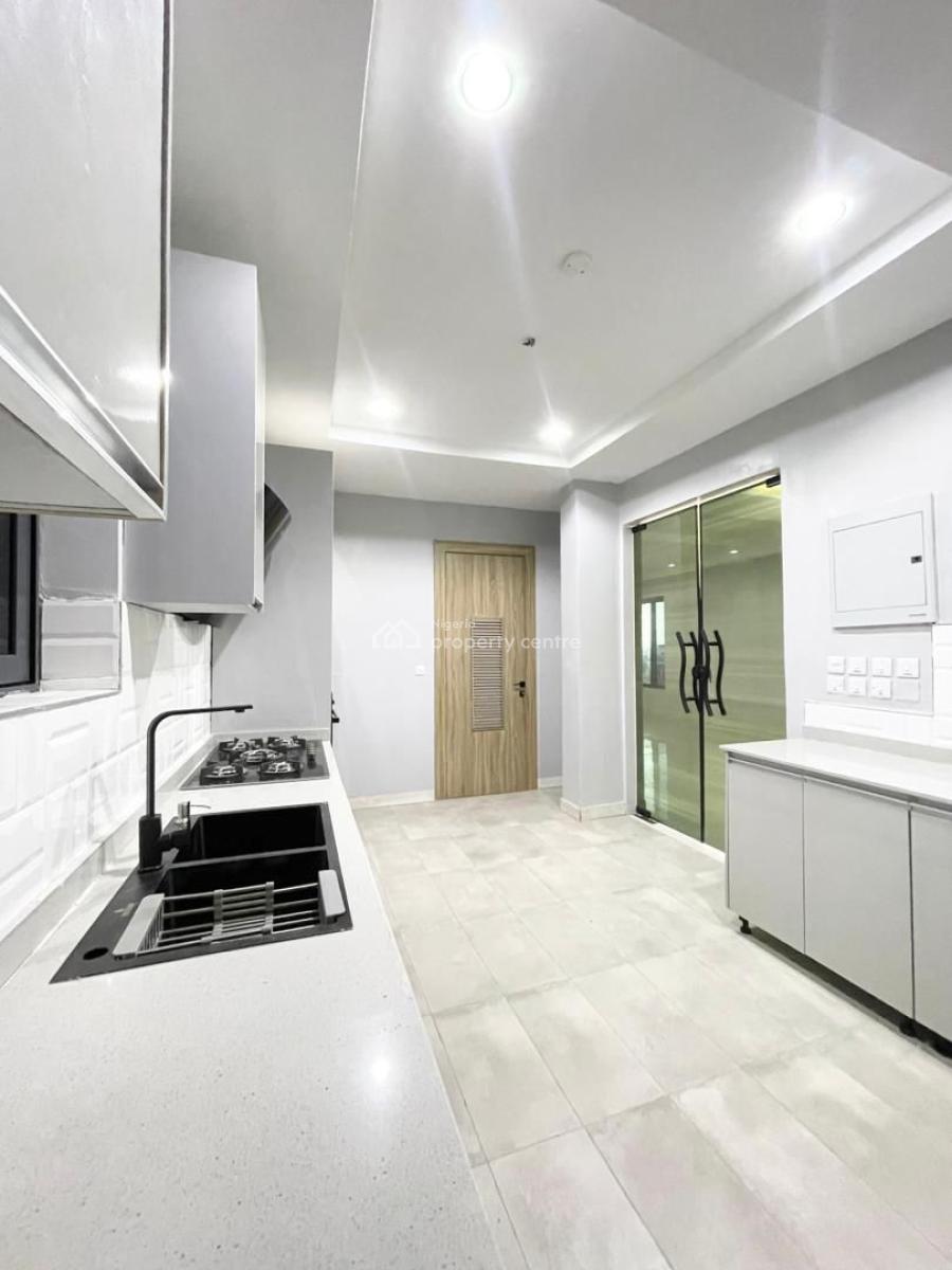 Elegant 3 Bedroom Apartment with a Swimming Pool , Gym and  a Bq, Lekki Phase 1, Lekki, Lagos, Flat / Apartment for Sale